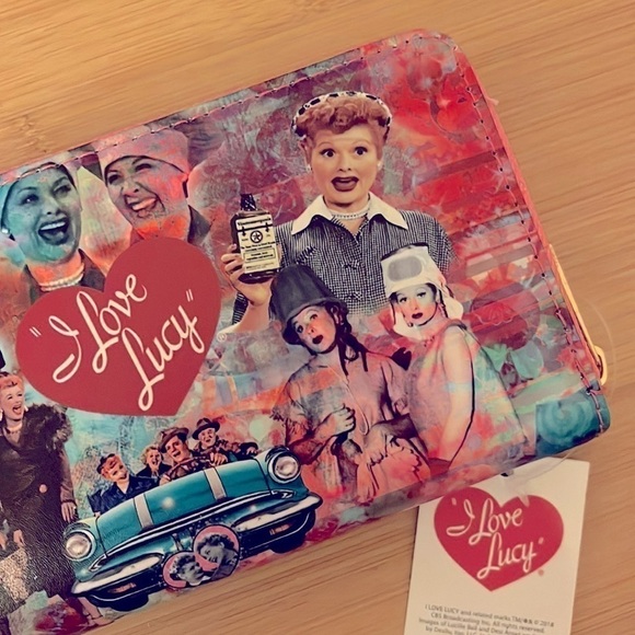 Brand New "I Love Lucy" Best Friends Graphic Colorful Wristlet Zip Around Wallet - Picture 5 of 15